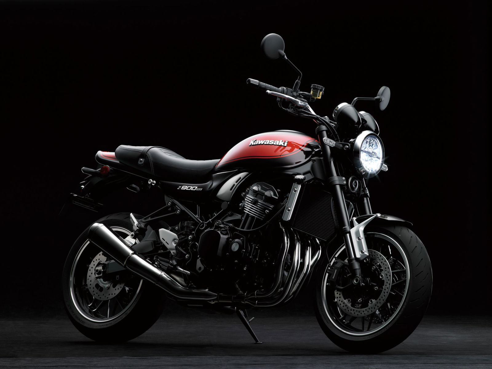 Yamaha reveals ‘Niken’ three-wheeler